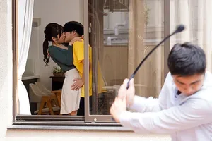 Vì để thế chấp tiền cho chồng yêu, người vợ đi làm nô lệ cho chủ nợ