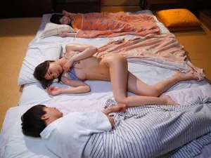 Anh đừng có liếm lồn em nữa