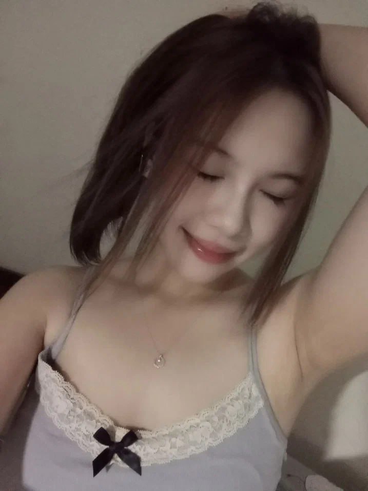 Ồ, tôi đã thủ dâm trong phòng thử đồ cho đến khi tôi xuất tinh